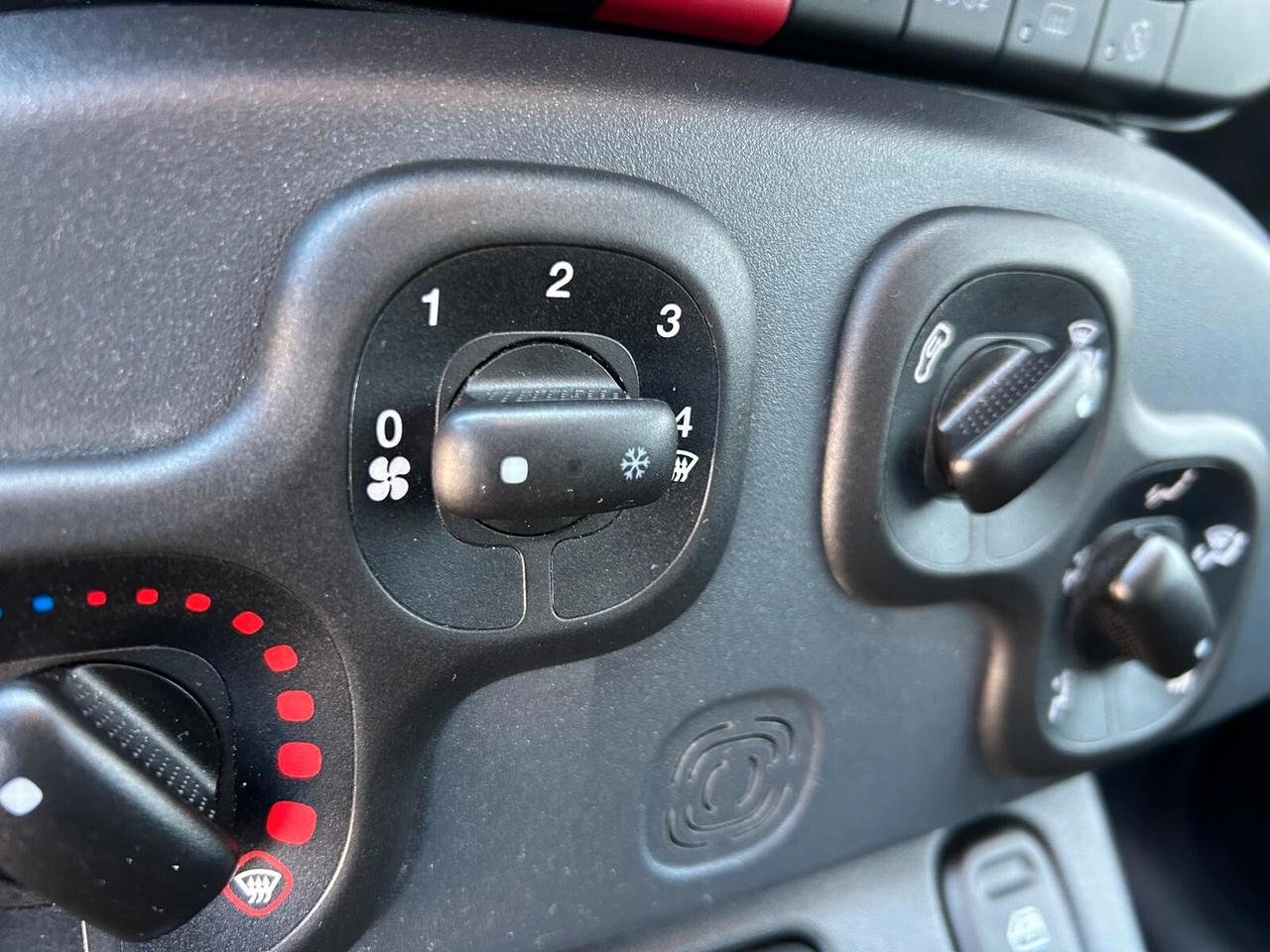Fiat Panda 1.0 FireFly Hybrid 6mt SPOTICAR