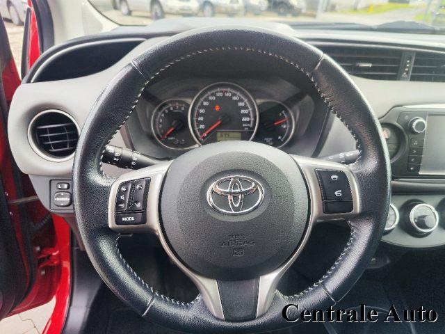 TOYOTA Yaris 1.0 5 porte Lounge
