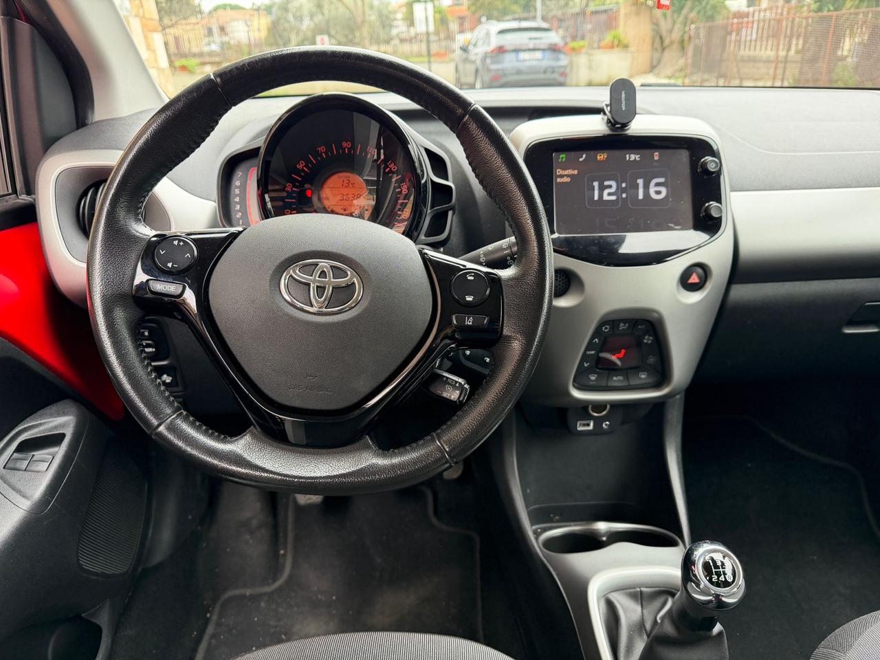 Toyota Aygo 1.0 VVT-i 69CV x-play *NEOPATENTATI*