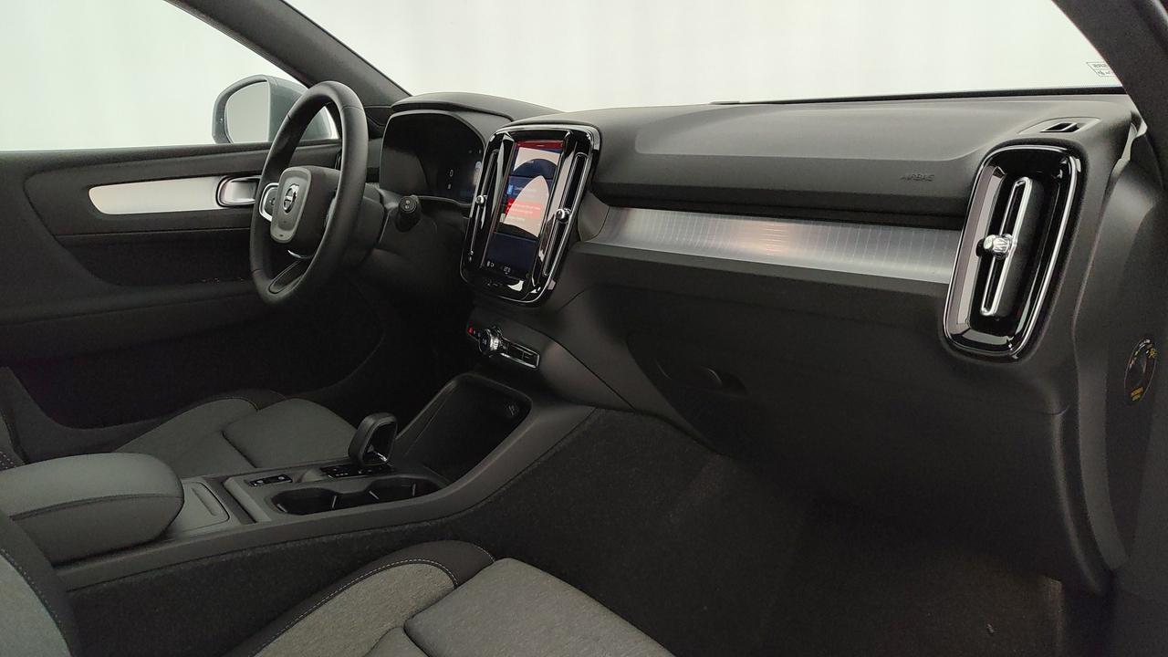 VOLVO XC40 Core B3 AUT