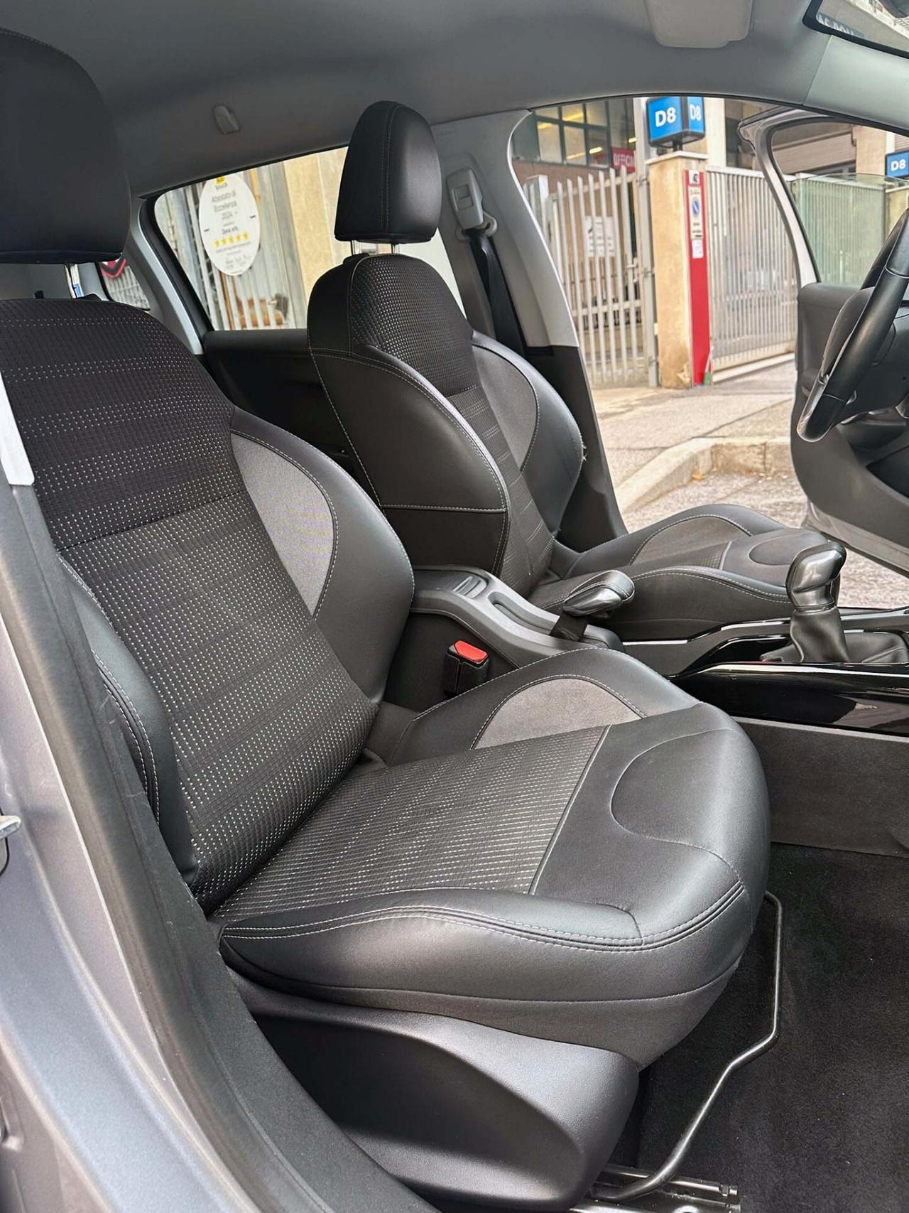 Peugeot 2008 BlueHDi 100 CV Black Matt 2 Proprietari Retrocamera Grip Control