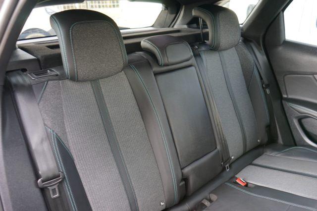 PEUGEOT 3008 Hybrid4 300 e-EAT8 GT