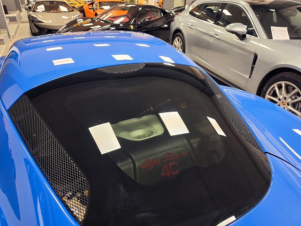 Alfa Romeo 4C 1750 TBi VERNICE SPECIALE _ TAGLIANDATA MENO DI 1000KM FA _ UNICO PROPRIETARIO _ SERVICE BOOK _ GARANZIA 12 MESI _ ALPINE _ ESTINTORE