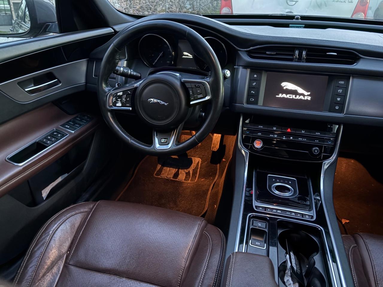 Jaguar XF 3.0 D V6 300 CV aut. R-Sport MOTORE KO