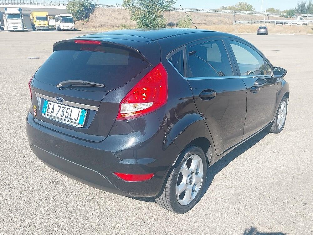 Ford Fiesta 1.4 5 porte Bz.- GPL Titanium
