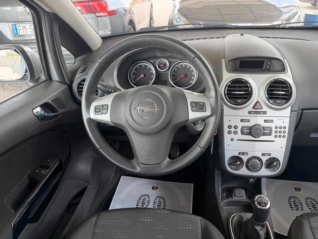 Opel Corsa 1.2 5 porte Cosmo
