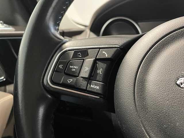 Jaguar F-PACE 180cv - Pure