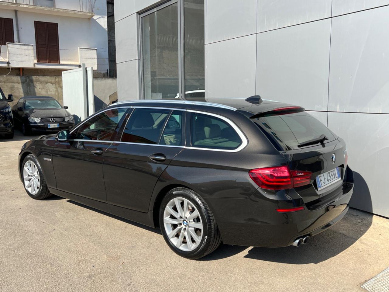 Bmw 520 520d Touring Business - anno 2016 - prezzo €14.900