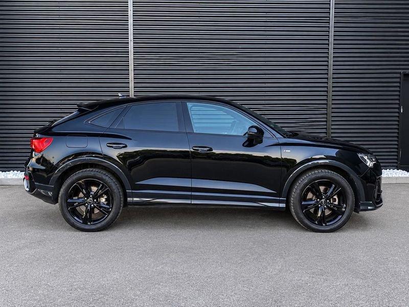 Audi Q3 SPB 40 TDI Quattro S-tronic Identity Black 193 CV