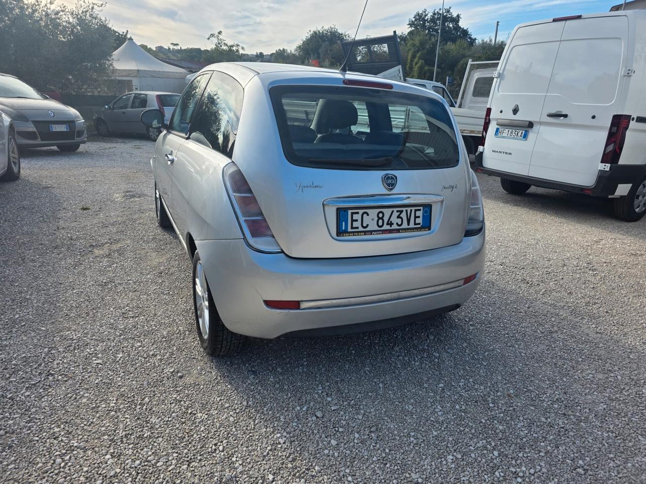 Lancia Ypsilon 1.3 MJT 75 CV Platino