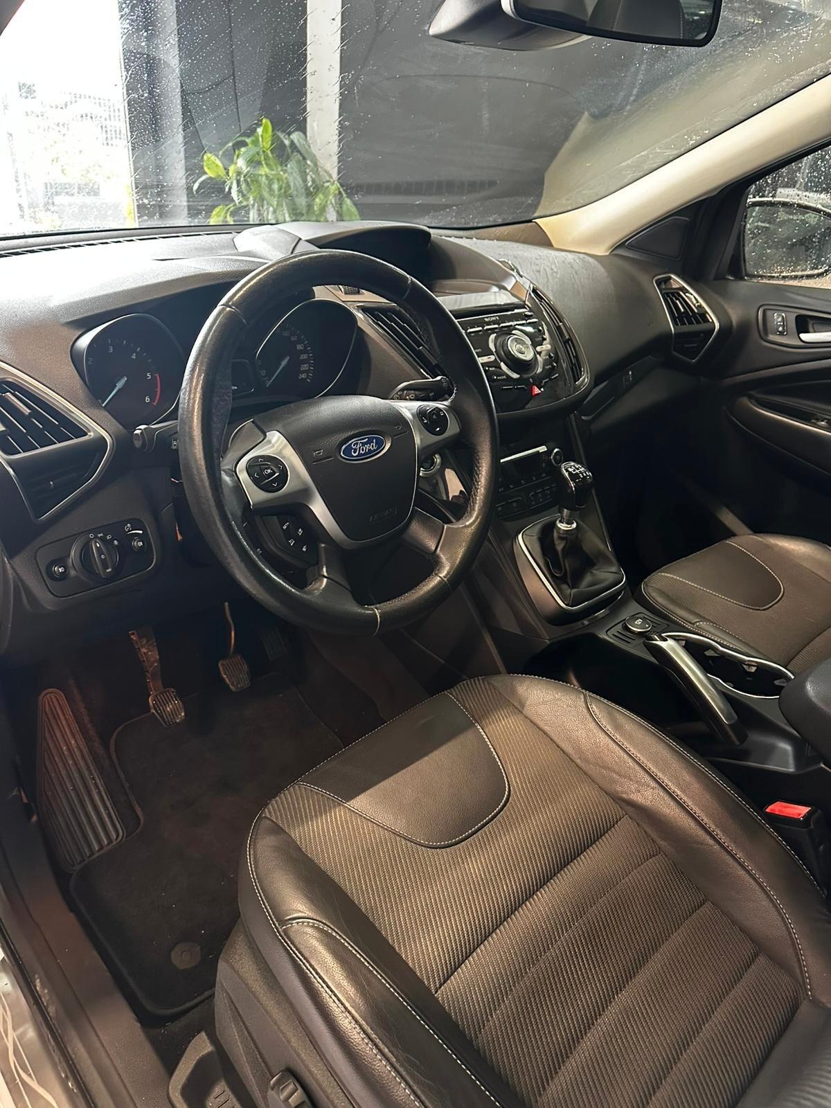 Ford Kuga 2.0 TDCI 150 CV S&S 4WD Titanium