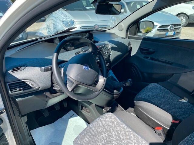 Lancia Ypsilon 1.0 FireFly 5 porte S&S Hybrid Silver Plus