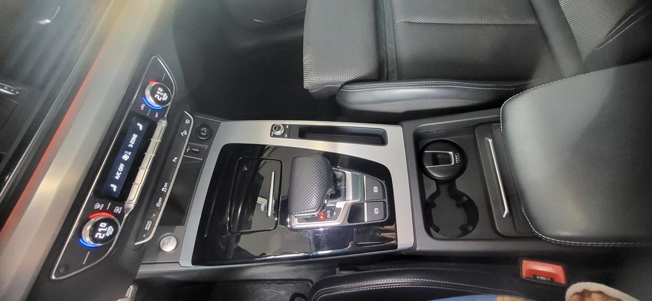 Audi Q5 40 TDI 204 CV quattro S tronic line