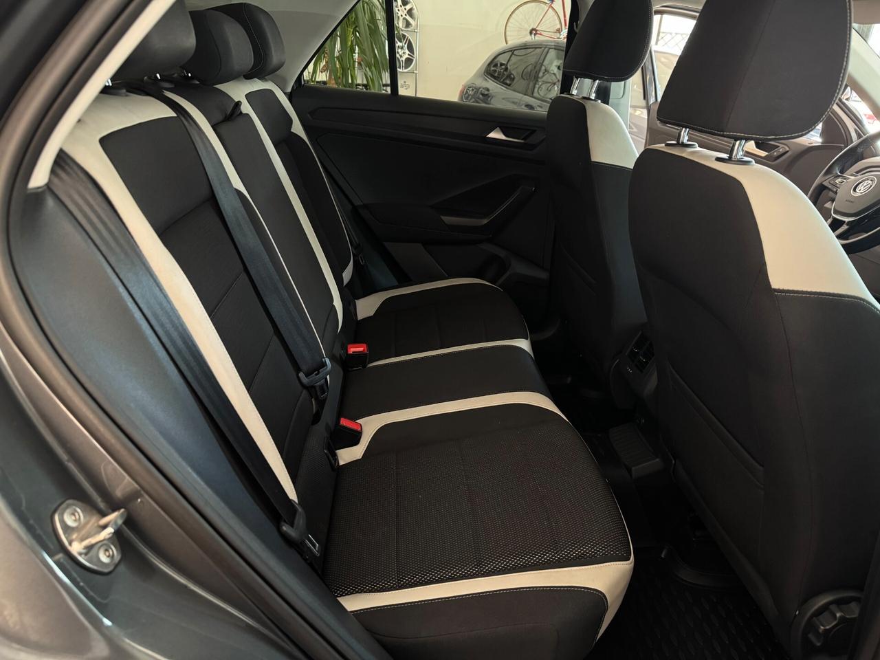 VOLKSWAGEN T-ROC 2.0cc 150CV TDI DSG 4MOTION