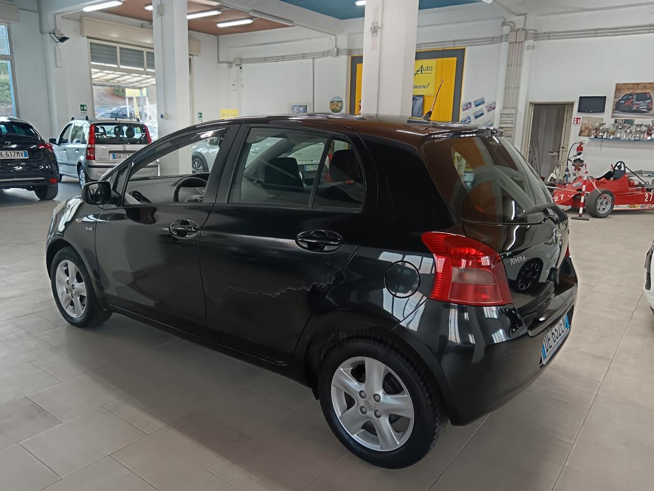 Toyota Yaris 1.4 D cambio automatico