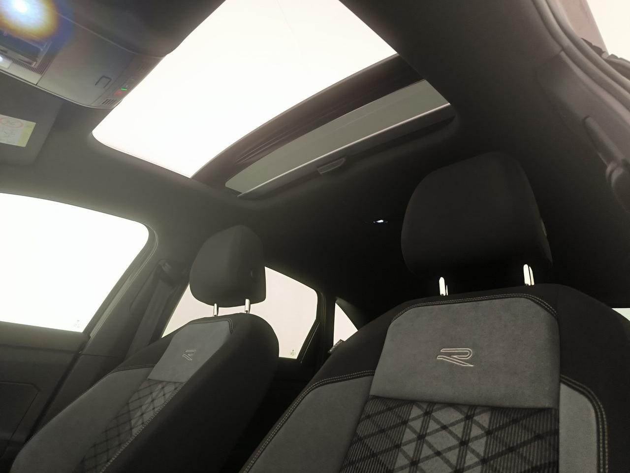 Volkswagen Taigo 1.0 tsi r-line 115cv