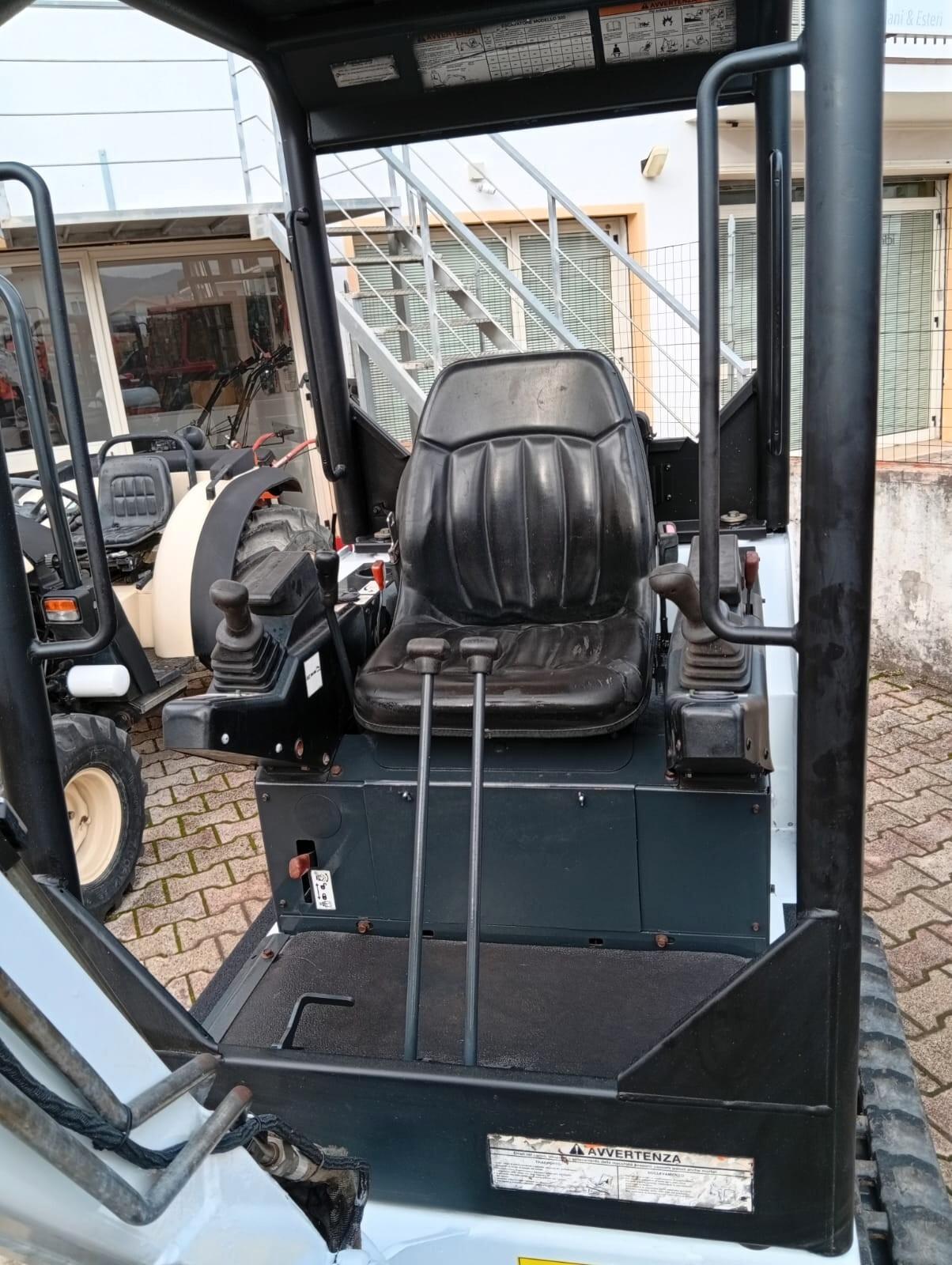 Escavatore Usato Bobcat 320 (17 Quintali)