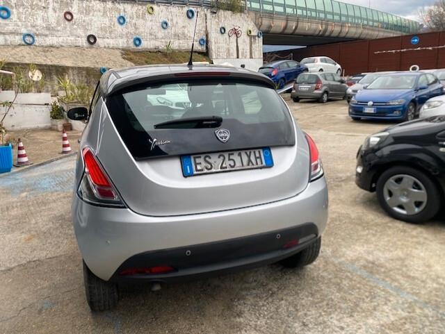 Lancia Ypsilon 0.9 TwinAir 85 CV 5 porte Metano Ecochic Gold