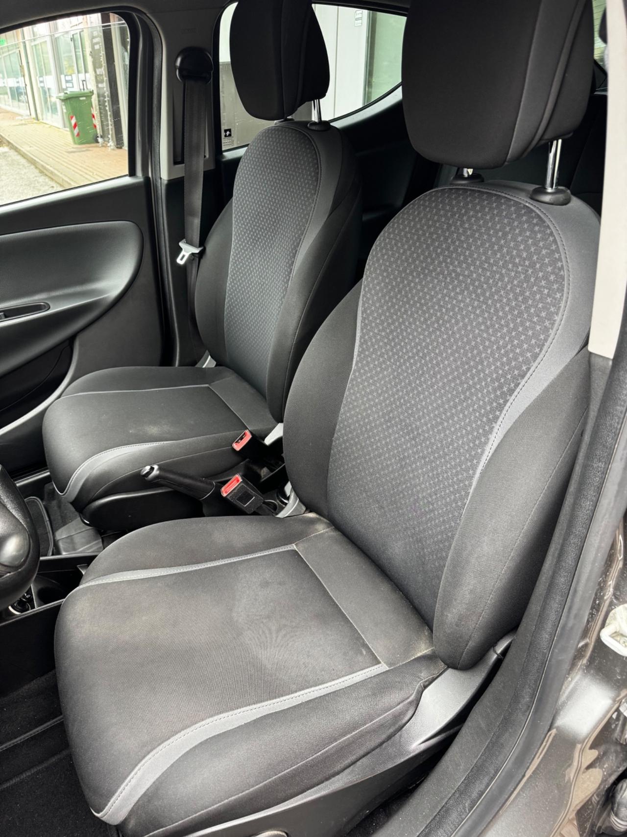 Lancia Ypsilon 1.2 69 CV 5 porte