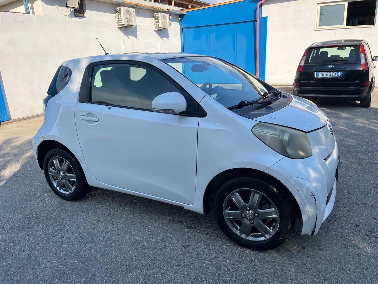 Toyota iQ-1.0 benz-c.autom-full-2009