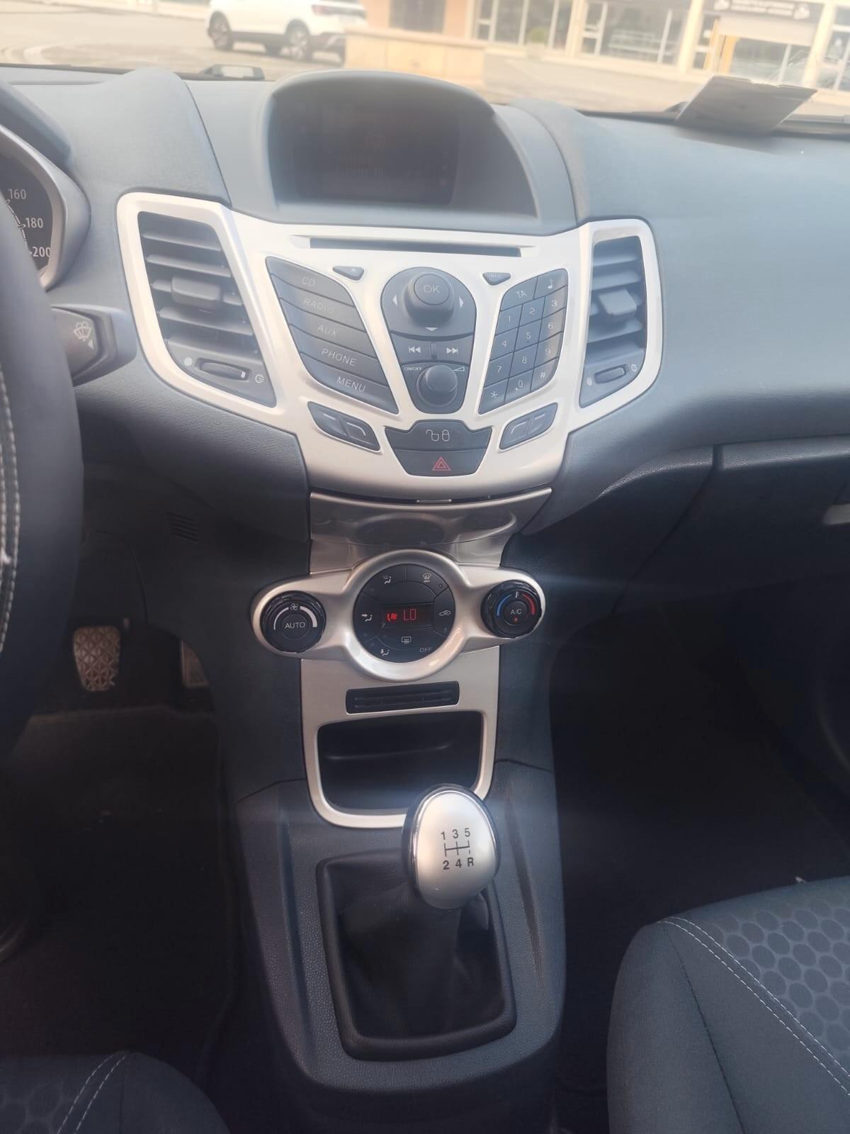Ford Fiesta 1.4 TDCi 5p. Titanium