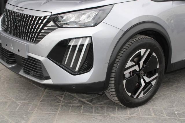 Peugeot 2008 1.2 Allure s&s 130cv Auto con Navigatore e CarPlay