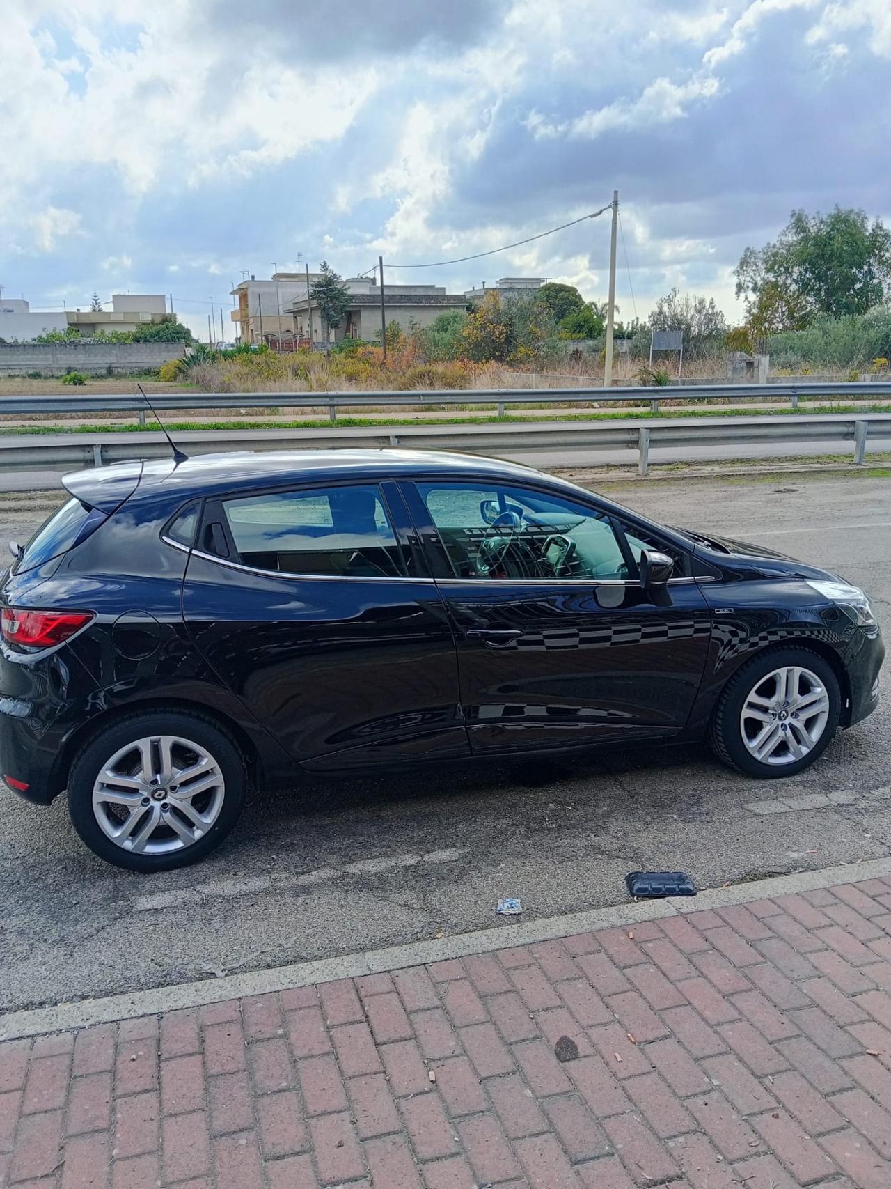 Renault Clio dCi 8V 75 CV Start&Stop 5 porte Energy Duel