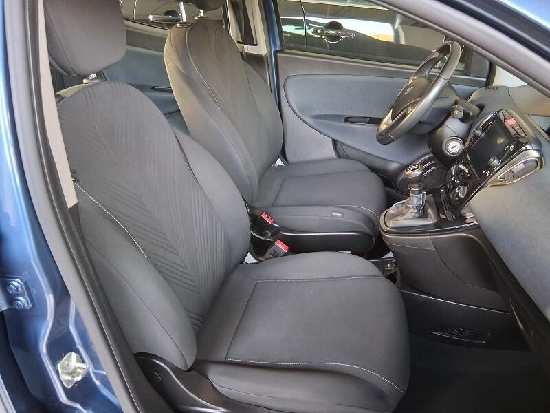 Lancia Ypsilon 1.0 FireFly 5 porte S&S Hybrid Ecochic Gold