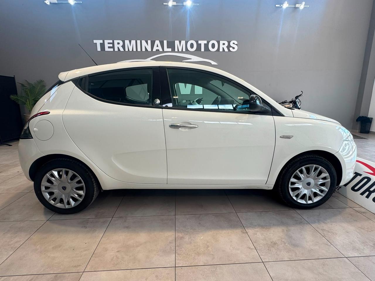 Lancia Ypsilon 1.2 69 CV 5 porte BENZINA GPL Ecochic
