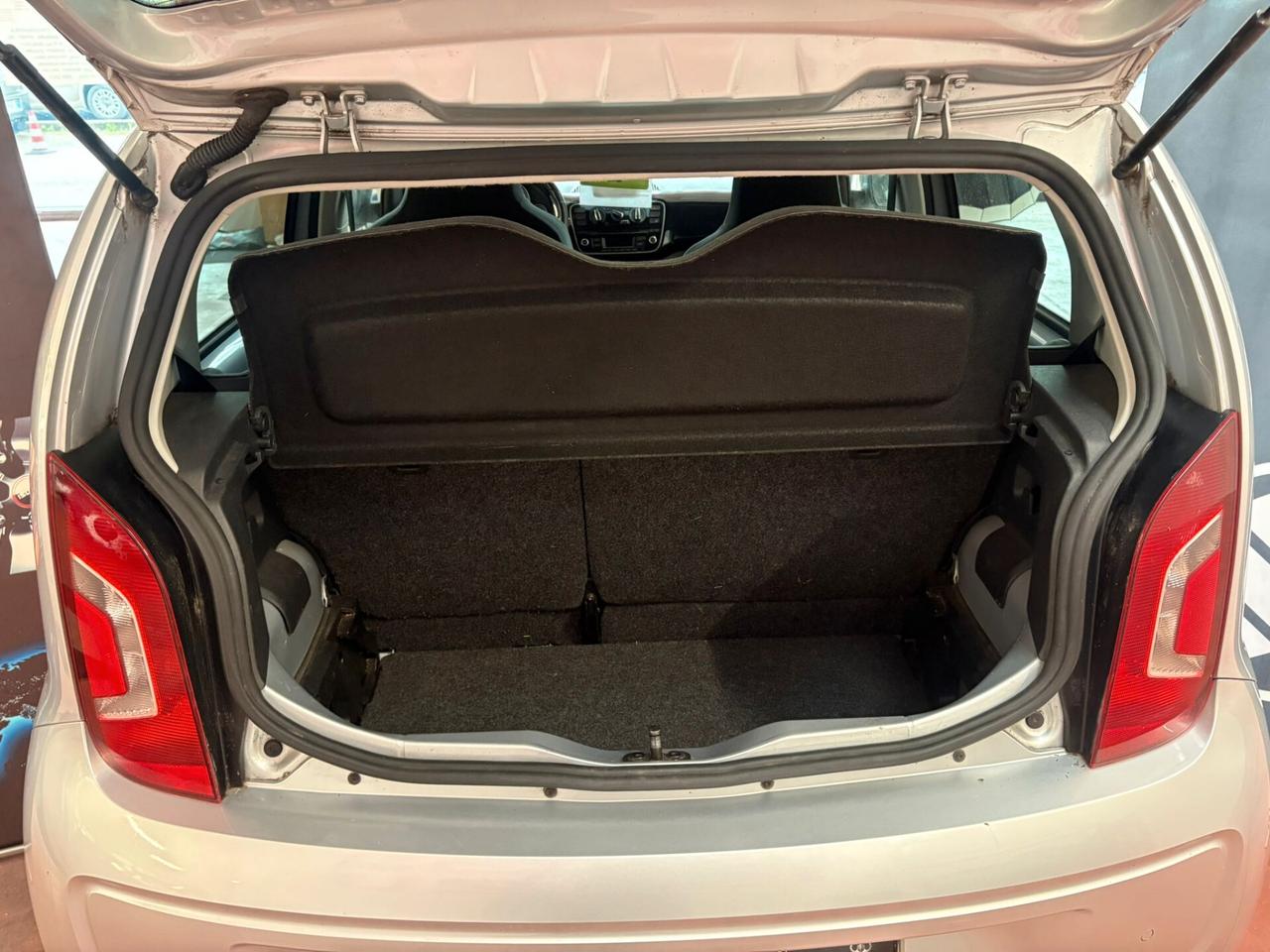 VOLKSWAGEN UP Benz. 1000 CV 75 Km 41.384 certificati PER NEOPATENTATI Garanzia 12 mesi