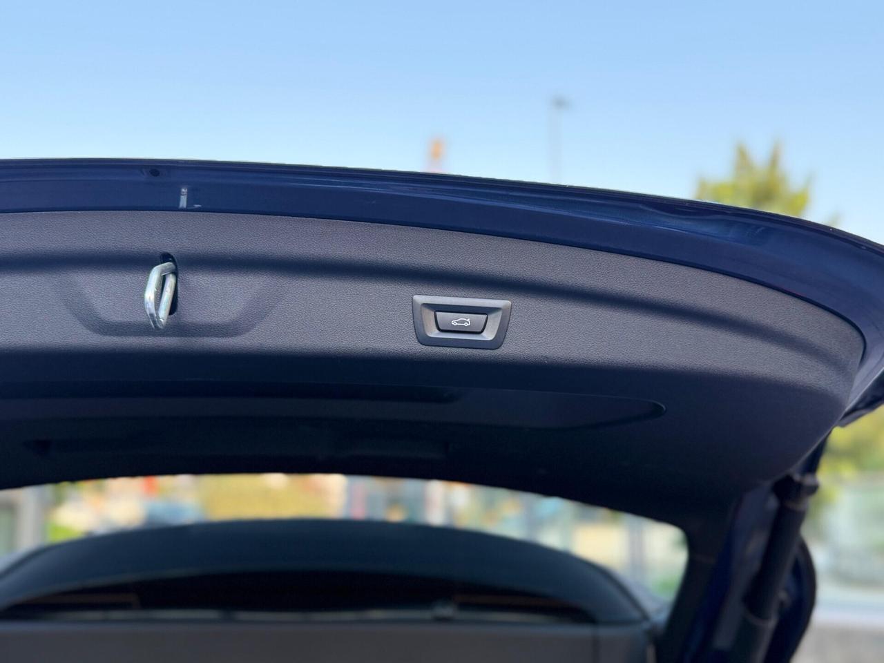 218d Active Tourer Luxury