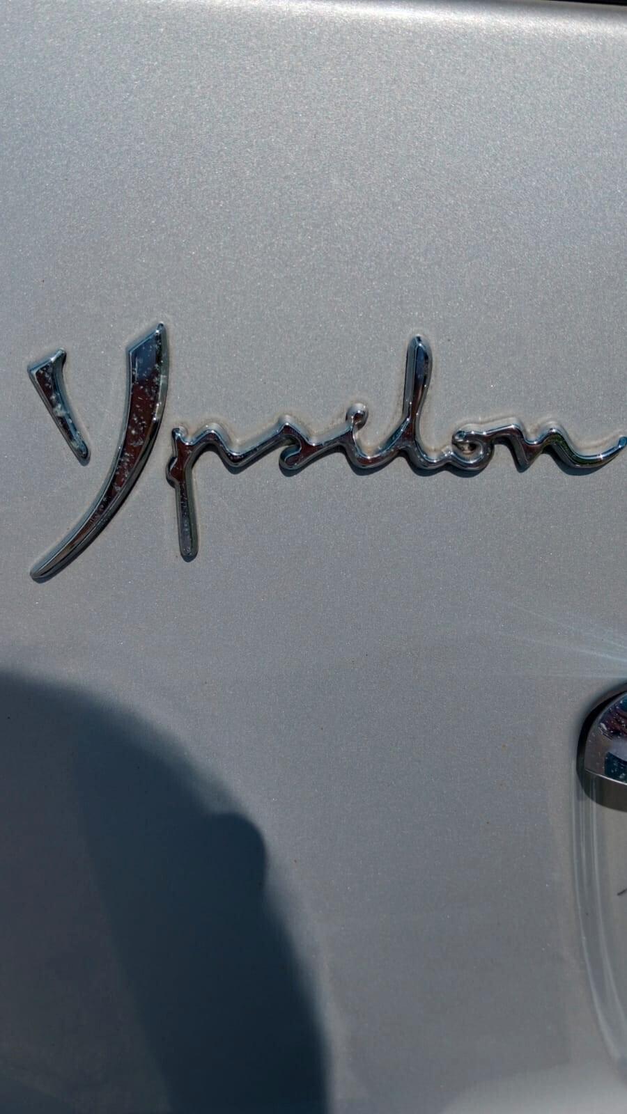 Lancia Ypsilon 1.4 16V MomoDesign