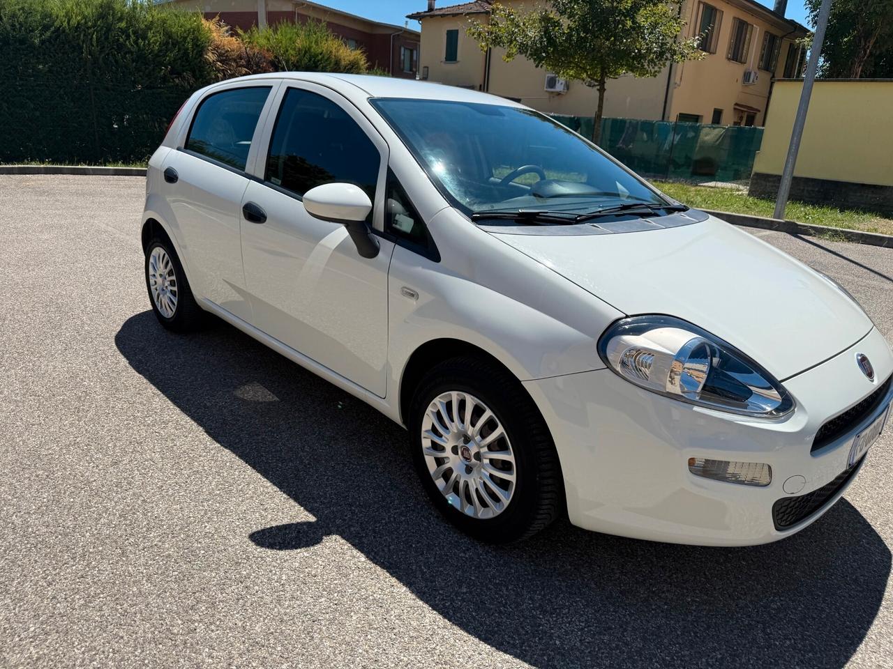 Fiat Punto 1.4 Gpl - NEOPATENTATI - 12 MESI DI GARANZIA -