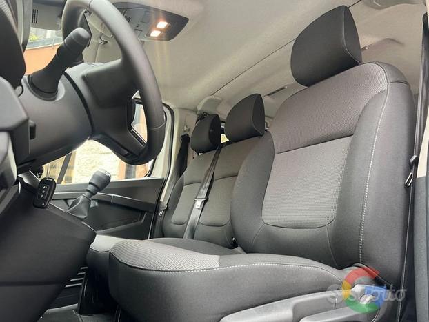 Nissan Primastar 2.0 dCi 110CV/9 POSTI/VAN