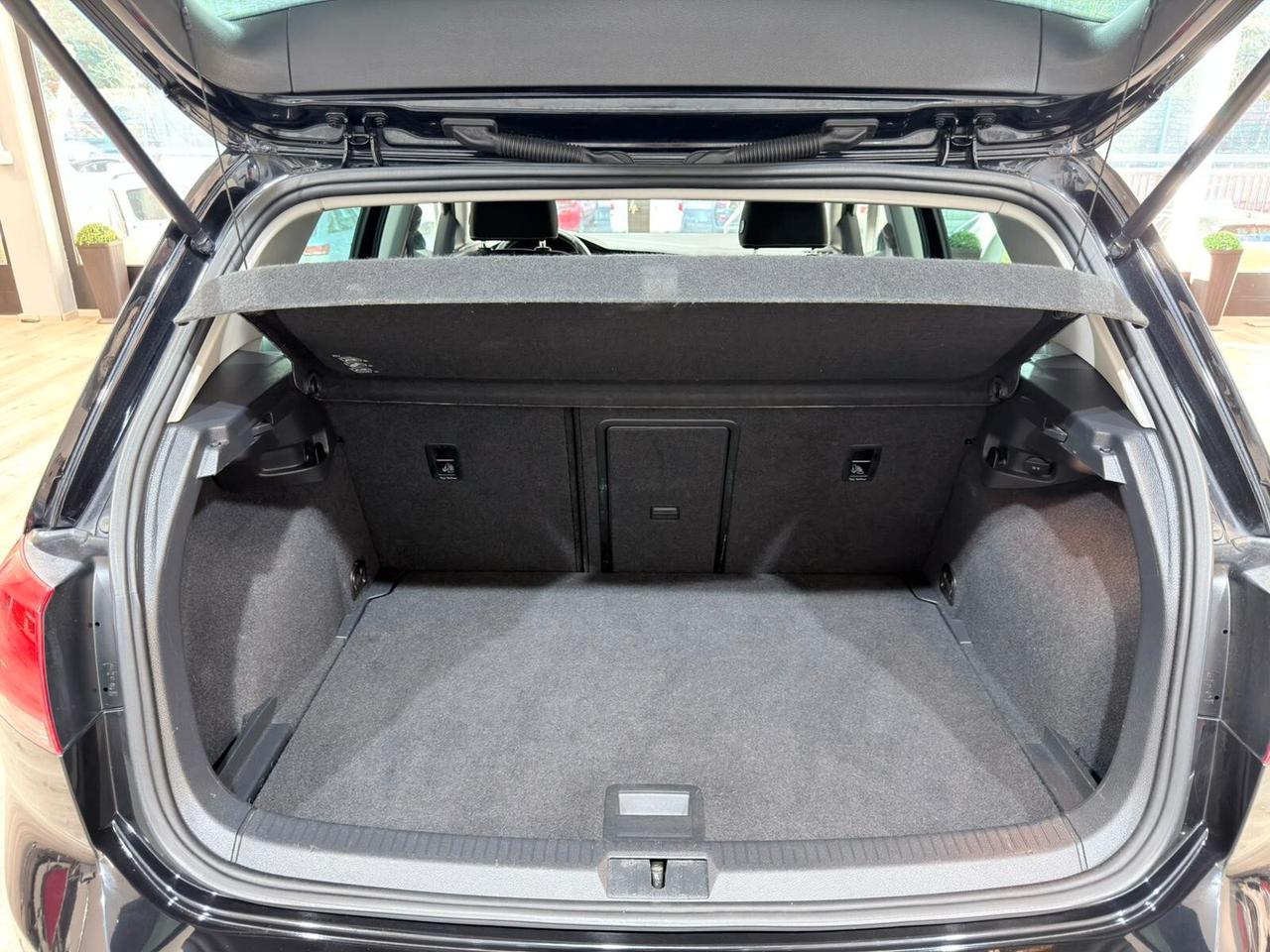 VW GOLF 2.0TDI 150CV DSG LOUNGE - GANCIO TRAINO