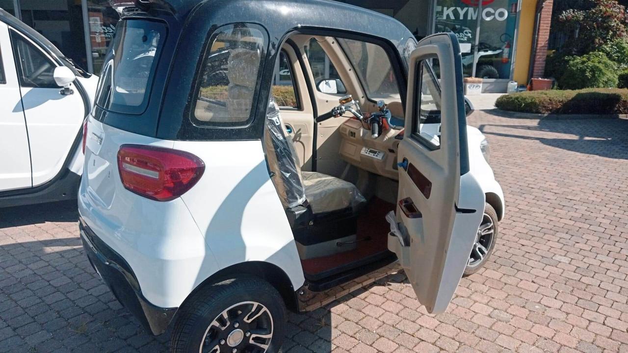 FREEDOM VITALE UFO ECOBIKE SENZA PATENTE MINI AUTO