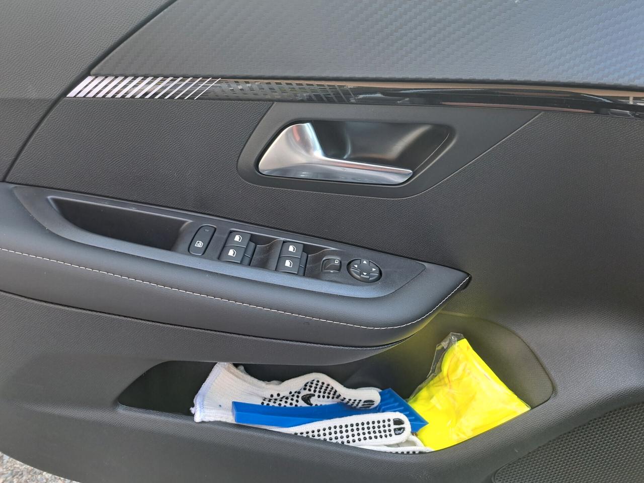 Peugeot 208 STYLE 75 CV NEOPATENTATI, NESSUN OBBLIGO FINANZIARIO !!