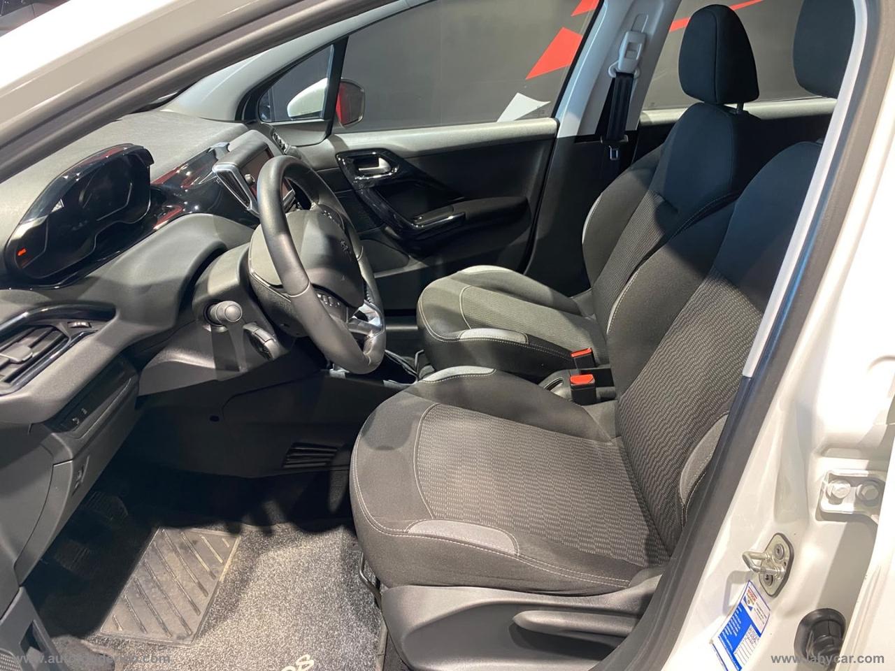 PEUGEOT 208 PureTech 82 5p. Allure