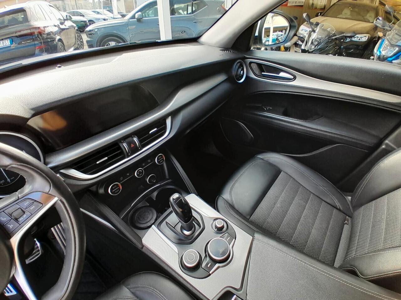 Alfa Romeo Stelvio 2.2 Turbodiesel 210 CV AT8 Q4 Executive