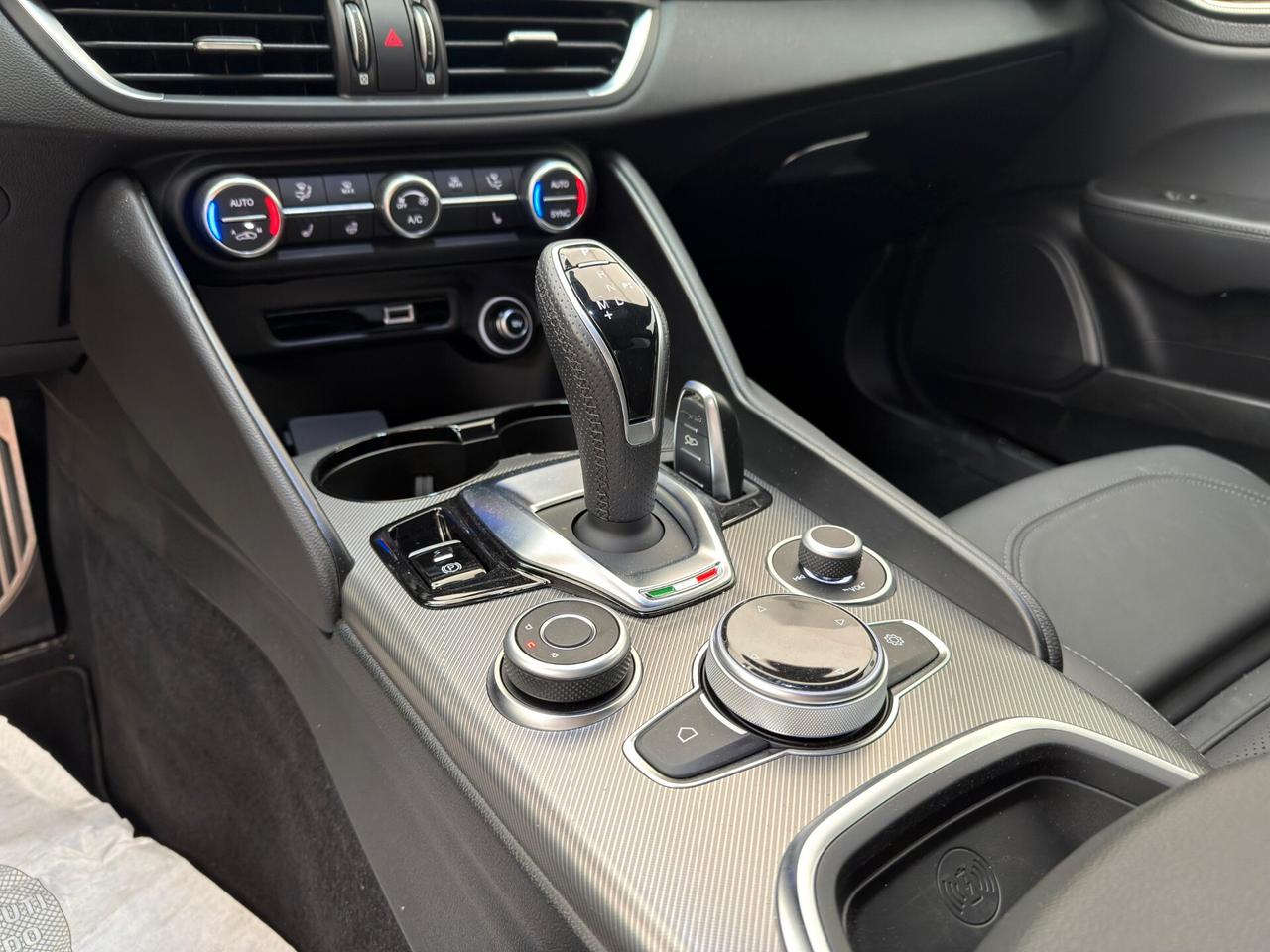 Alfa Romeo Giulia 2.2 Turbodiesel 210 CV AT8 AWD Q4 Veloce
