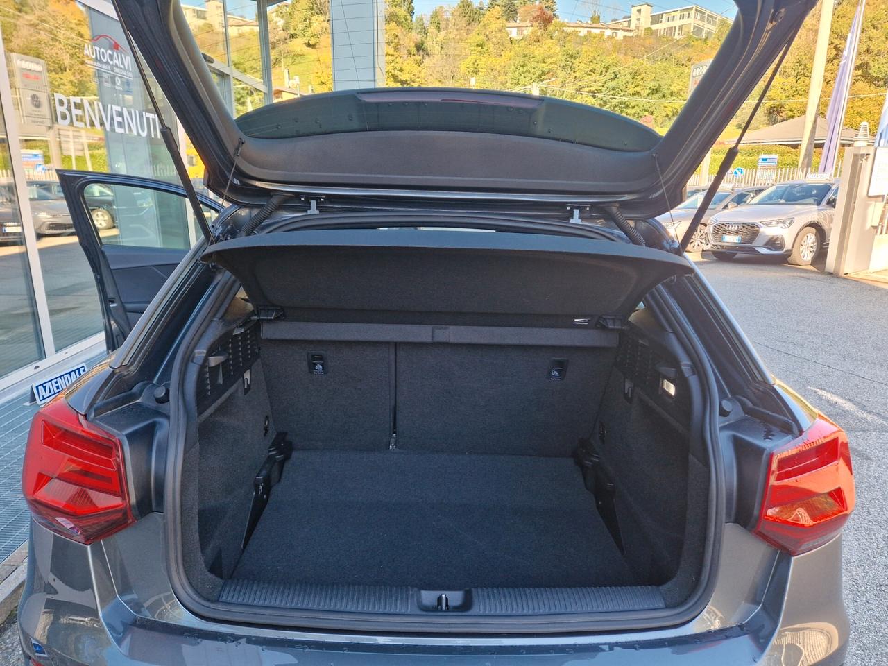 Audi Q2 35 TFSI S tronic Identity Black