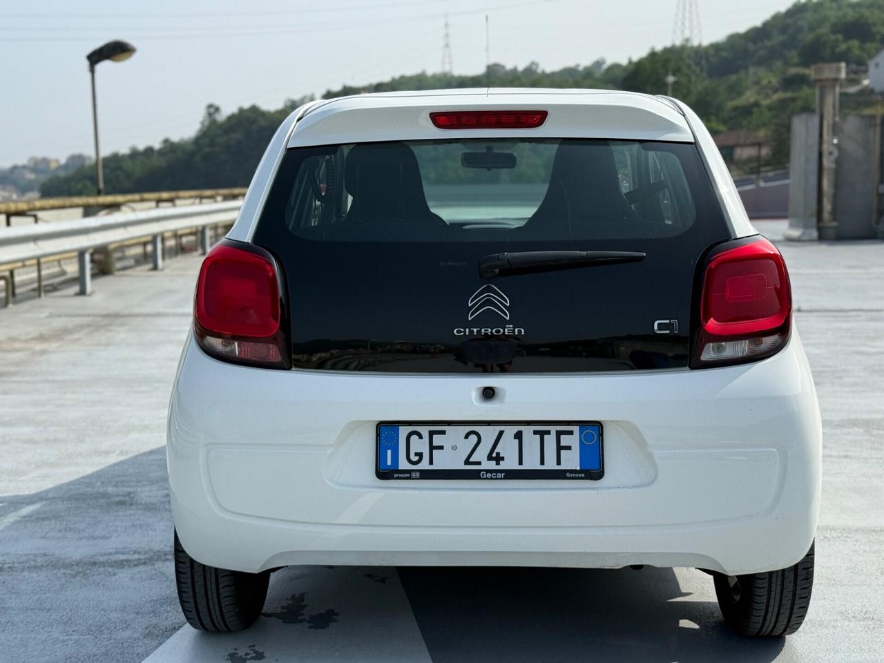 Citroen C1 VTi 72 CV 5 porte pari al nuovo km 0