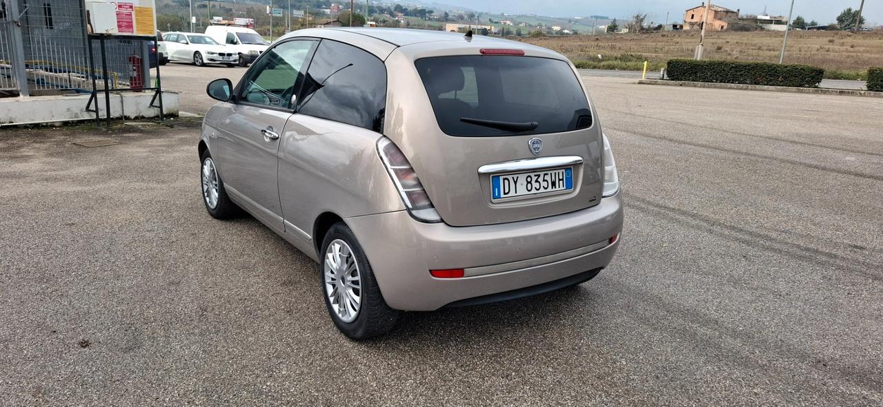 Lancia Ypsilon 1.4 Argento Ecochic GPL