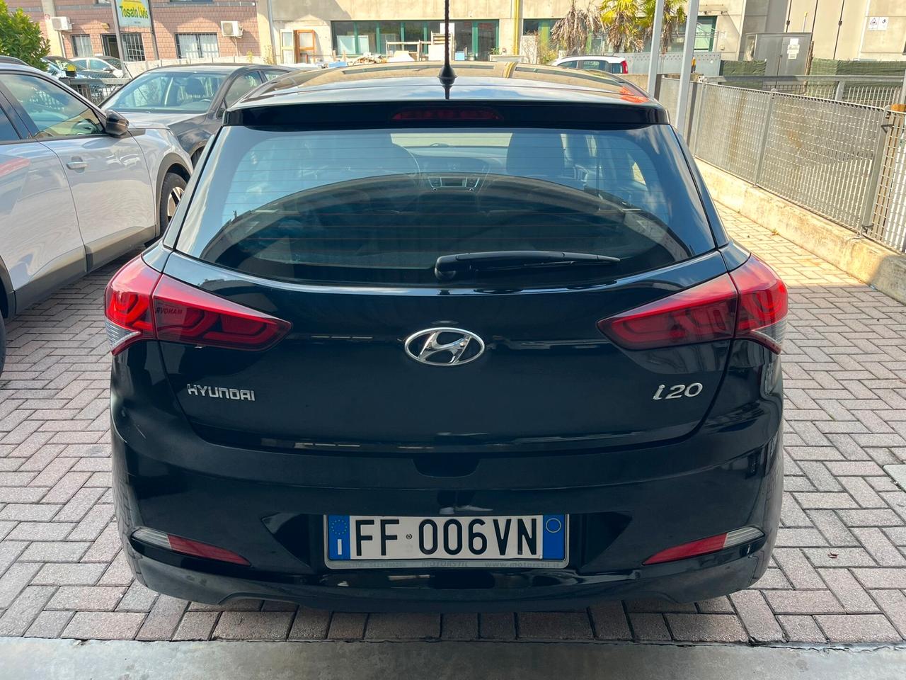 Hyundai i20 1.2 5 porte Blackline 84000km
