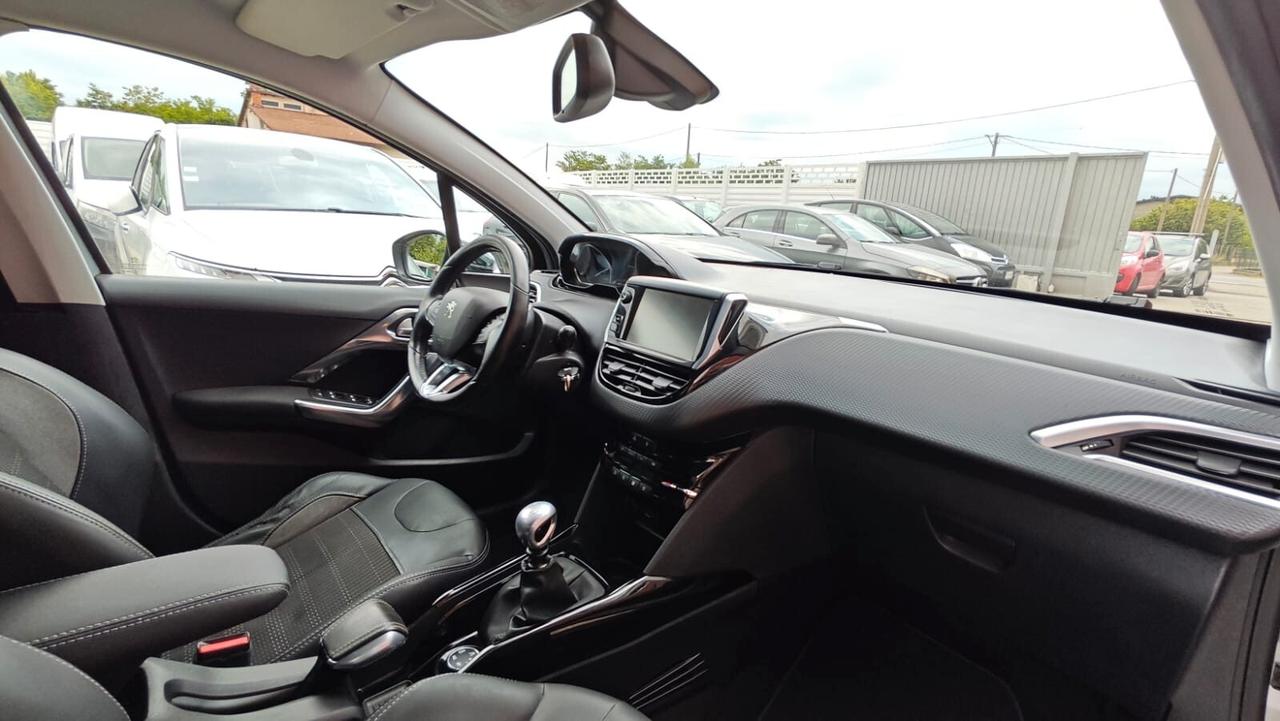 Peugeot 2008 BlueHDi 120 S&S Allure
