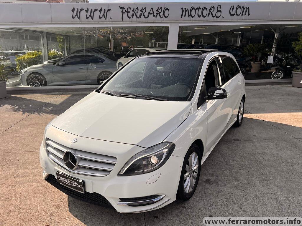 Mercedes B 180 CDI Executive teto panoramico