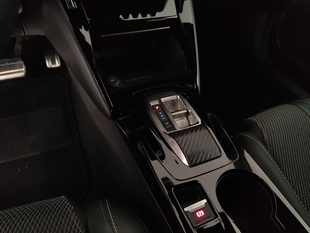 Peugeot 2008 PureTech 130 S&S EAT8 GT