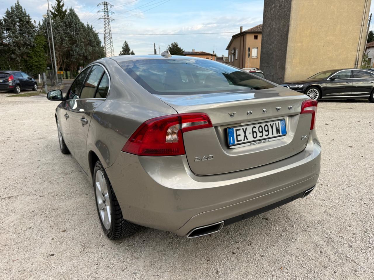 Volvo S60 D4 R-design UNICO TOP