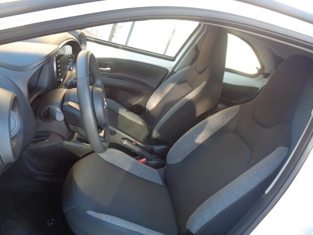 Toyota Aygo X 1.0 VVT-i 72 CV 5 porte Active S-CVT