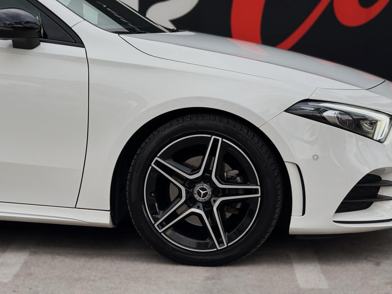 Mercedes-Benz A 180 d Sedan Premium AMG TETTO